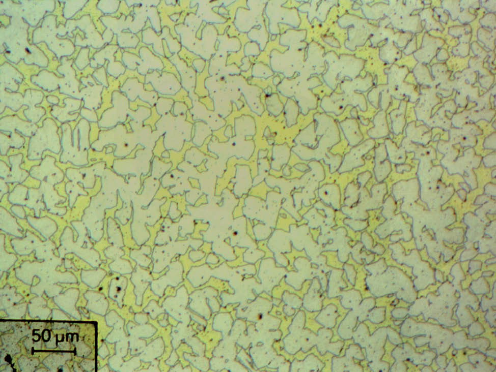 図11 a b黄銅鋳物、機械研磨