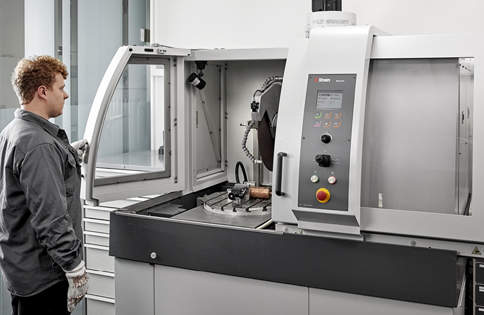 Magnutom front open doors